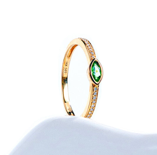 Anillo Esmeralda y Diamantes