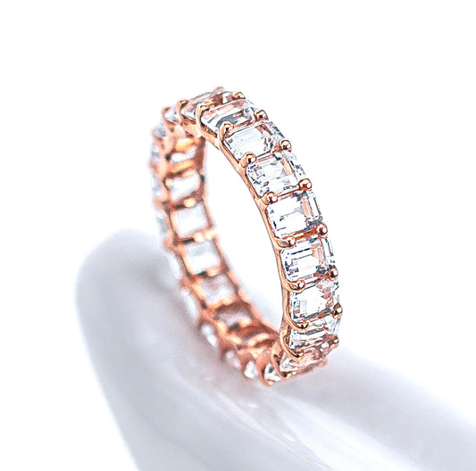 Anillo de Rhodolita Blanca